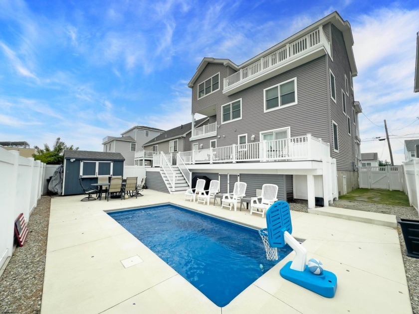 New Listing Alert!  Pool + 6 Bedrooms + Reverse Living + Close - Beach Home for sale in Brigantine, New Jersey on Beachhouse.com