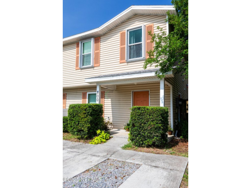 Welcome to 800 Stocks Street--a charming, one-owner townhome - Beach Townhome/Townhouse for sale in Atlantic Beach, Florida on Beachhouse.com