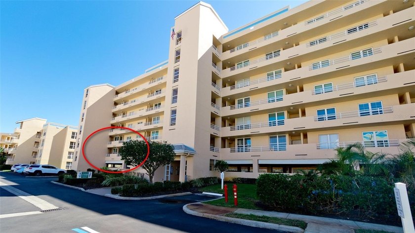 Walk right into tropical splendor, from the tranquil color - Beach Condo for sale in Bradenton, Florida on Beachhouse.com