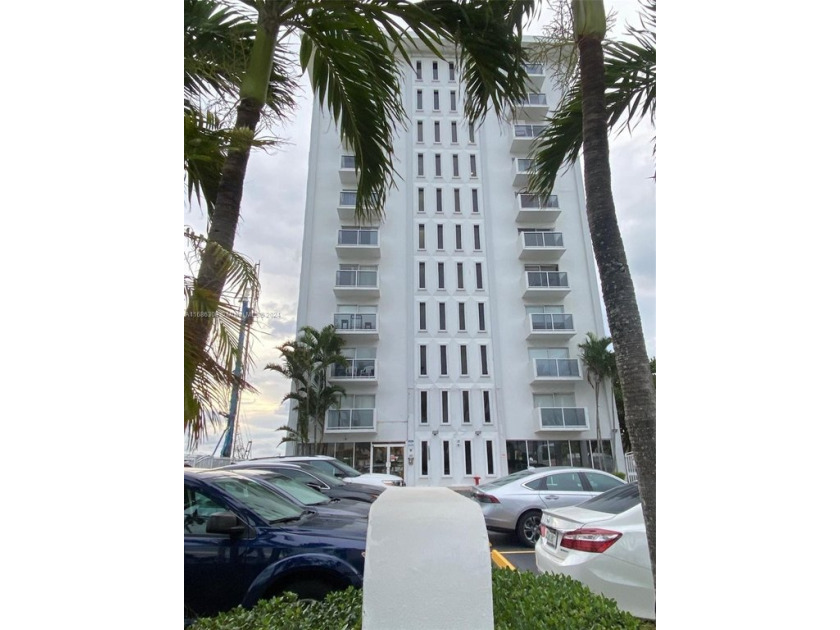 Turn-Key! BEACH and OCEAN views. Steps to the Beach and minutes - Beach Condo for sale in Miami Beach, Florida on Beachhouse.com