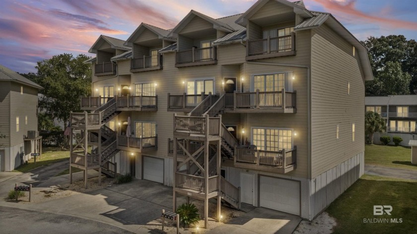 Welcome to your slice of paradise on beautiful Mobile Bay!  This - Beach Condo for sale in Daphne, Alabama on Beachhouse.com