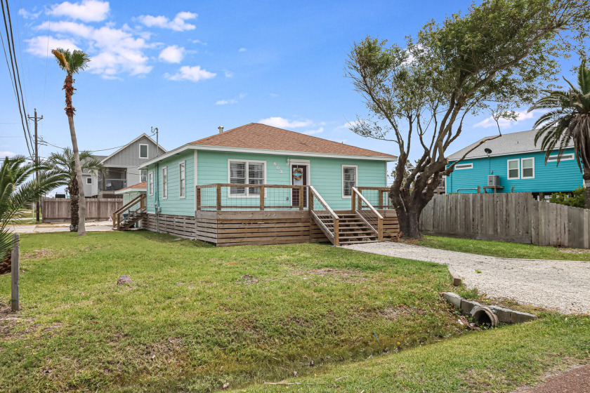 In-town PET FRIENDLY 3br2ba, sleeps 8, close to everything in - Beach Vacation Rentals in Port Aransas, Texas on Beachhouse.com
