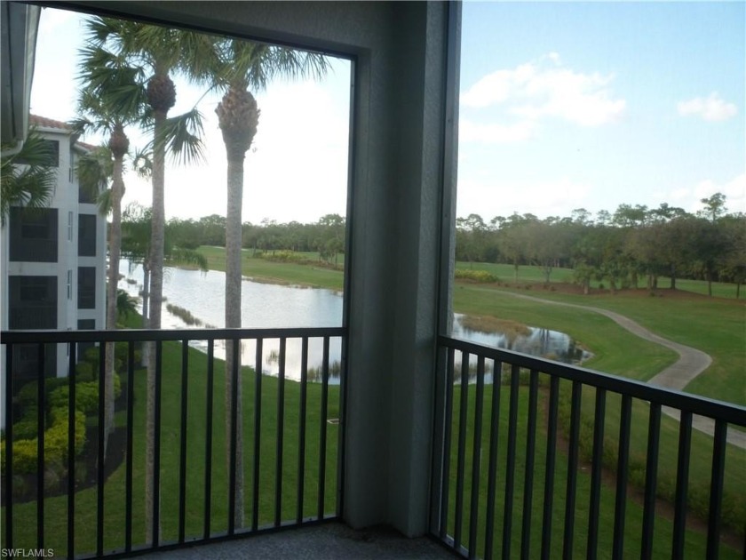 FANTASTIC VIEW! GOLF INCLUDED! Cozy turnkey 2/2 with screened - Beach Home for sale in Naples, Florida on Beachhouse.com