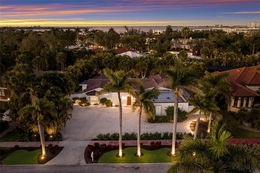 Welcome to 103 Fillmore Drive, a beautifully renovated 4-bedroom - Beach Home for sale in Sarasota, Florida on Beachhouse.com