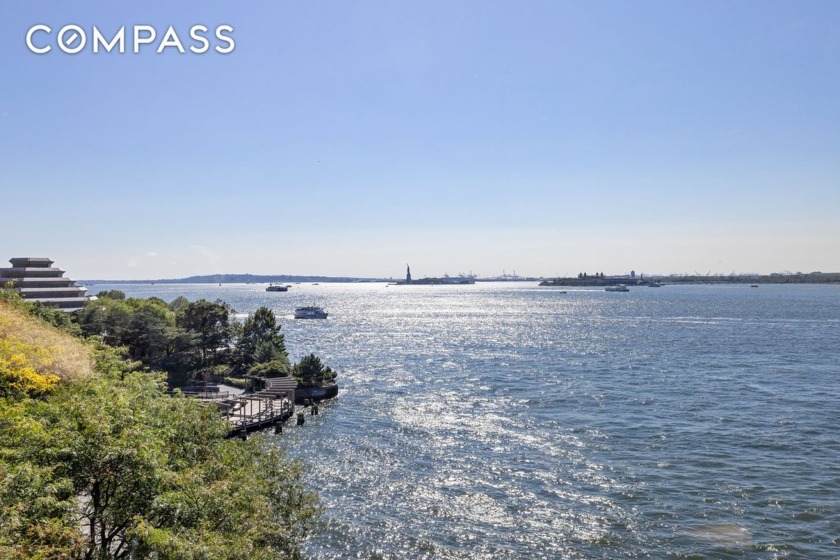 Simply sparkling: this panoramic Hudson River view will blow you - Beach Condo for sale in New York, New York on Beachhouse.com