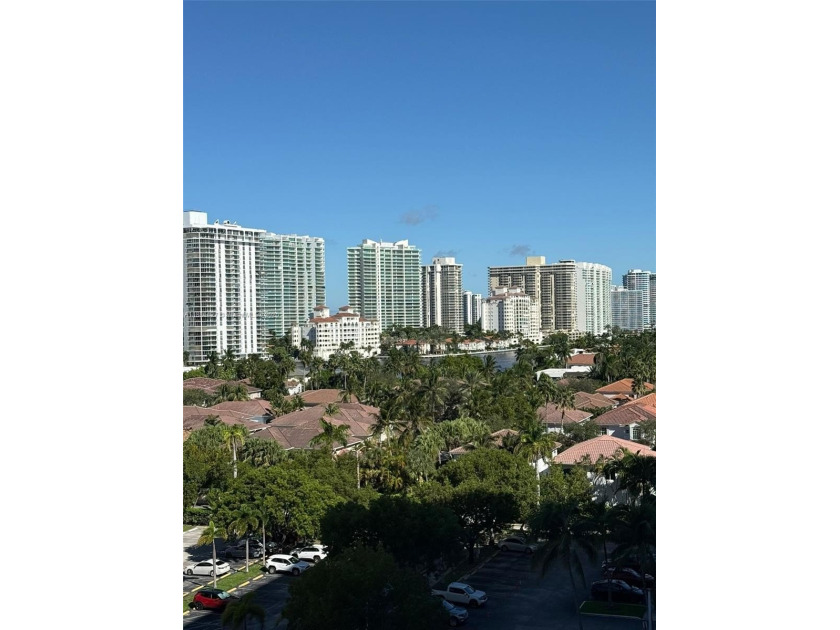Beautiful corner 2/2 apartment in the heart of sunny isles beach - Beach Condo for sale in Sunny Isles Beach, Florida on Beachhouse.com