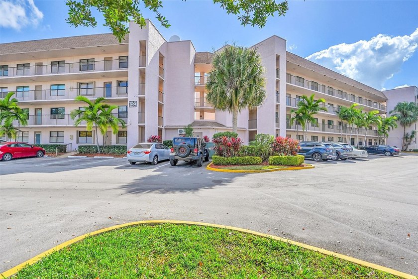 Back on the market!! Sunrise Lakes Phase 4, a charming and - Beach Condo for sale in Sunrise, Florida on Beachhouse.com
