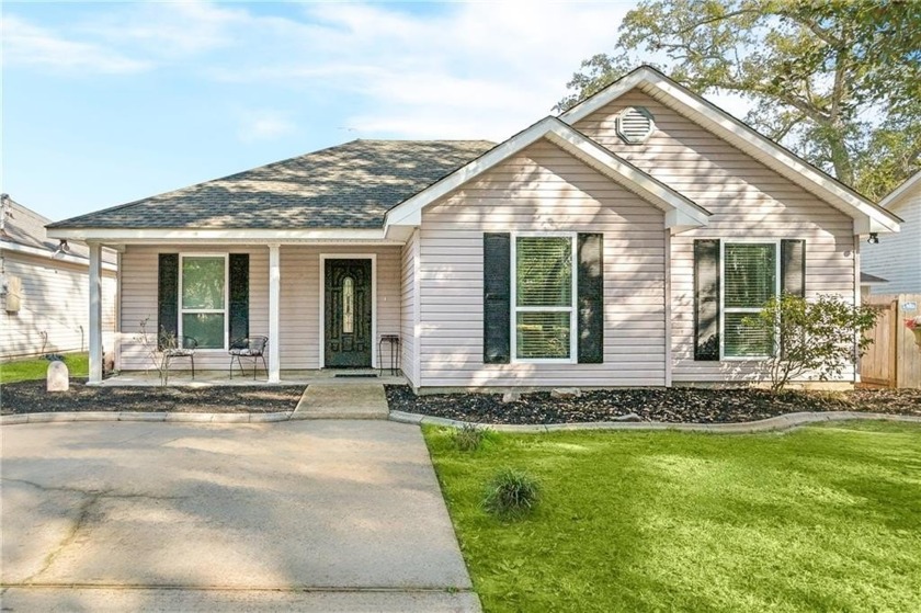 Follow your dream home to Slidell! This beautifully maintained - Beach Home for sale in Slidell, Louisiana on Beachhouse.com