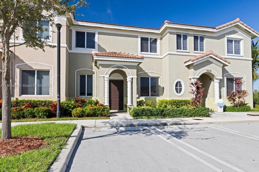 Welcome to this charming 3-bedroom, 2.5-bath townhouse offering - Beach Townhome/Townhouse for sale in Homestead, Florida on Beachhouse.com