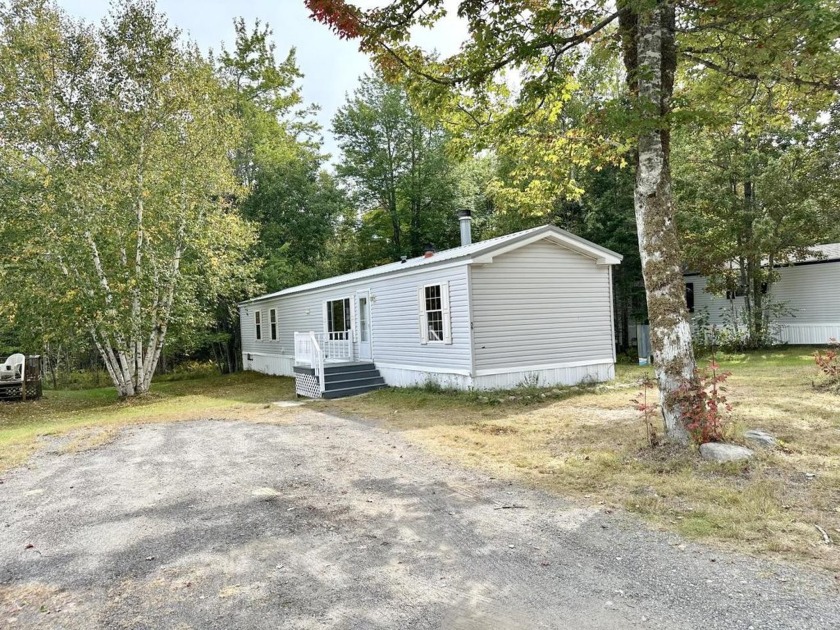 Charming 2 Bedroom, 2 Bath Single Wide Trailer in Birch Tree - Beach Home for sale in Hancock, Maine on Beachhouse.com