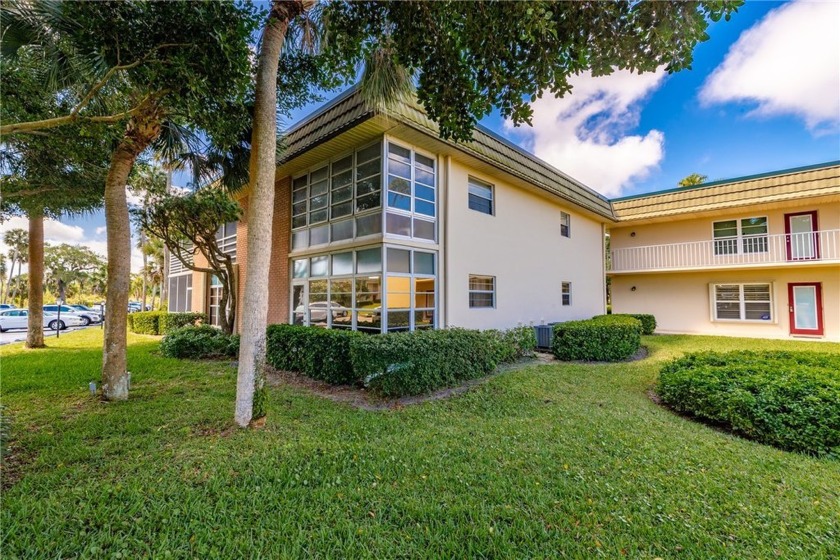 Motivated Sellers!!  Thinking about that vacation condo or - Beach Home for sale in Vero Beach, Florida on Beachhouse.com