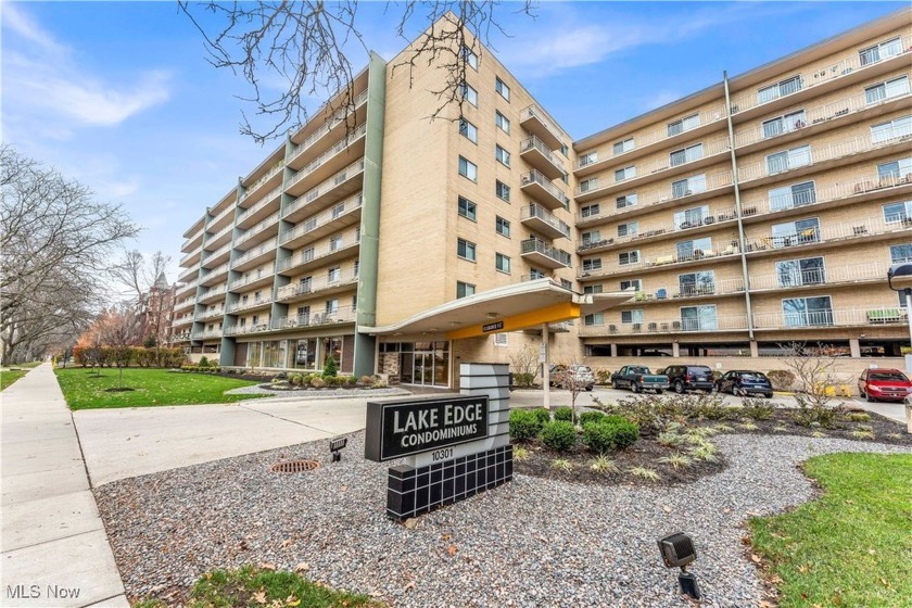 An AFFORDABLE condo in a FABULOUS location with plentiful - Beach Condo for sale in Cleveland, Ohio on Beachhouse.com