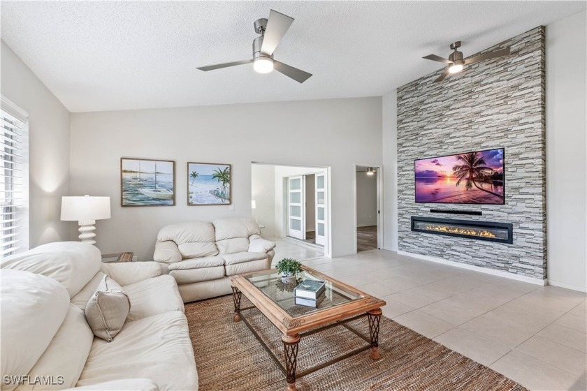 MYERLEE GARDENS - Stunning Completely Updated 2BR/2BA + Den with - Beach Home for sale in Fort Myers, Florida on Beachhouse.com