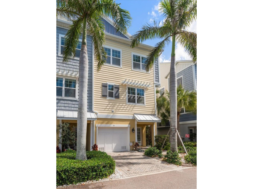 Gated End Unit - Walk to Indian Rocks Beach! Beautiful - Beach Townhome/Townhouse for sale in Indian Rocks Beach, Florida on Beachhouse.com