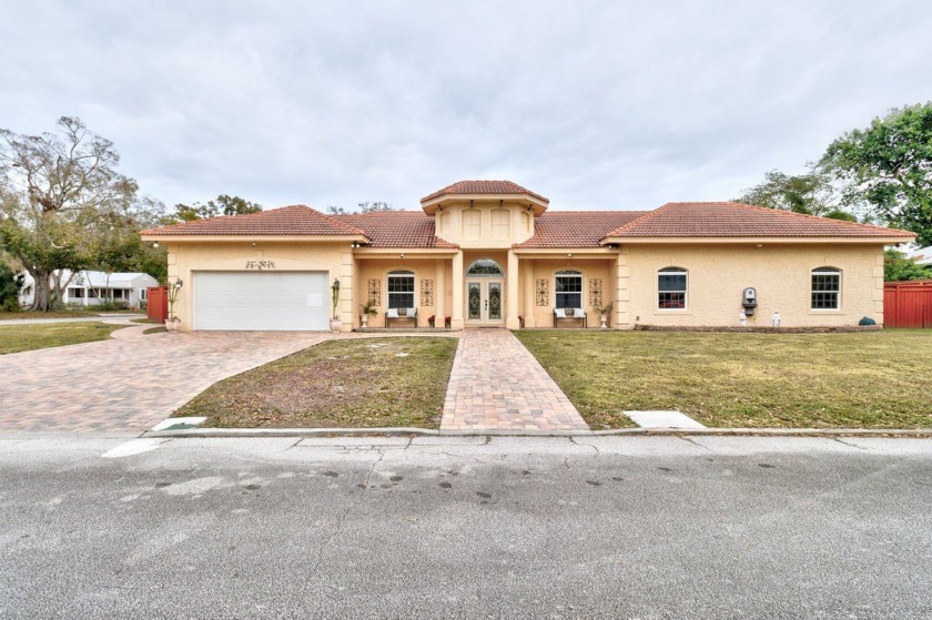 EXQUISITE, ONE OF A KIND, CUSTOM HOME WITH A MAGNIFICENT - Beach Home for sale in Vero Beach, Florida on Beachhouse.com