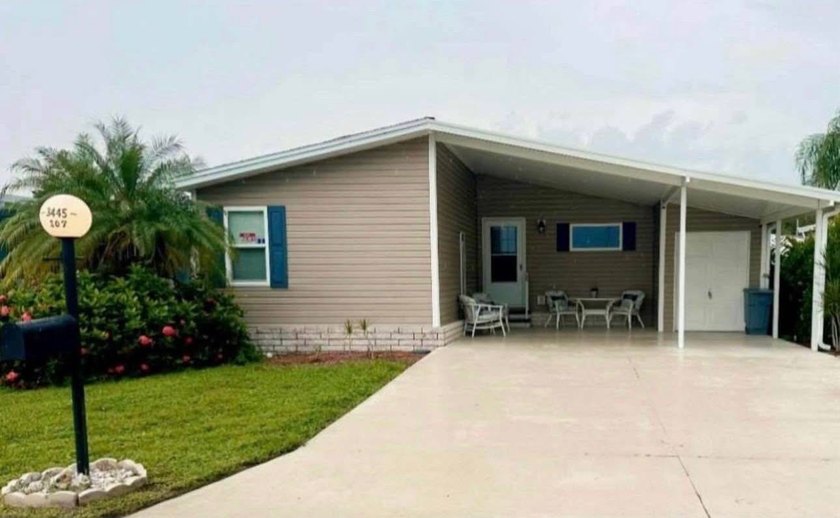 Welcome to this beautifully maintained 1,456 sq ft, 2-bedroom - Beach Home for sale in North Fort Myers, Florida on Beachhouse.com