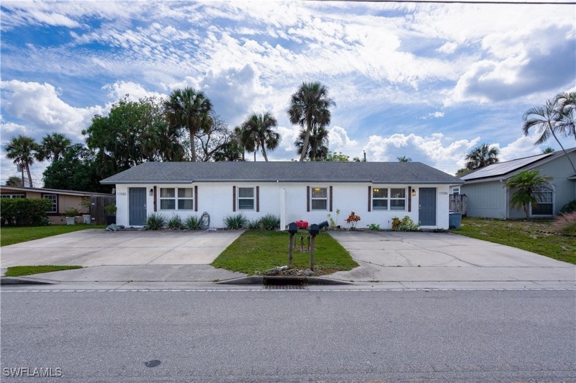 Introducing a fantastic investment opportunity in the prime - Beach Townhome/Townhouse for sale in Bonita Springs, Florida on Beachhouse.com