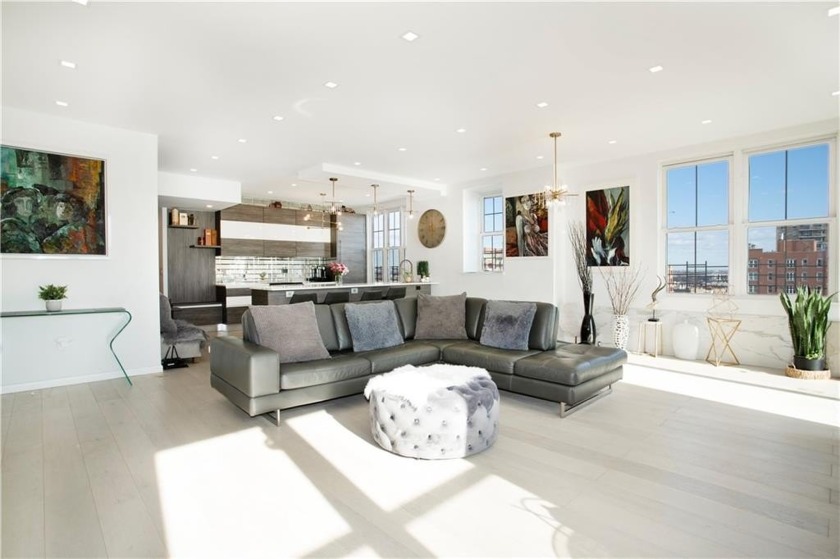 Stunning top floor Penthouse. 3 Bedroom 2.5-Bathroom. Set in the - Beach Condo for sale in Brooklyn, New York on Beachhouse.com