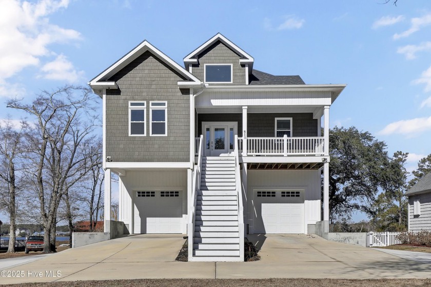 Welcome to this gorgeous waterfront estate in the beautiful - Beach Home for sale in Sneads Ferry, North Carolina on Beachhouse.com