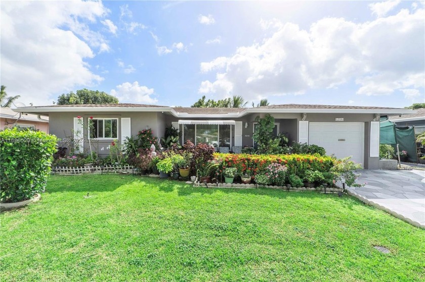 Welcome to your dream home in the heart of Tamarac! This - Beach Home for sale in Tamarac, Florida on Beachhouse.com