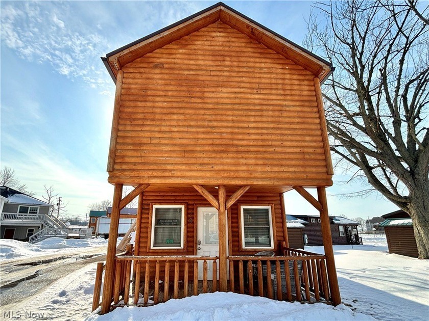 Nestled within the Cabins on the Lake community in Saybrook - Beach Condo for sale in Ashtabula, Ohio on Beachhouse.com