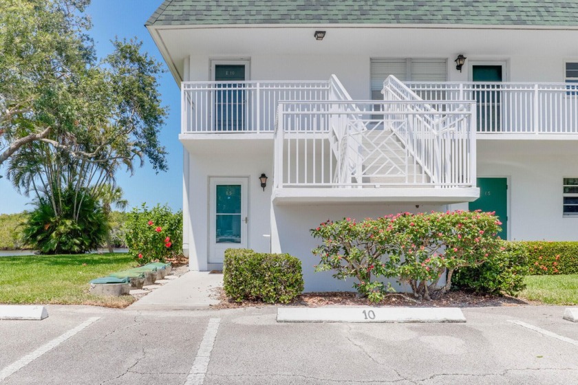 Stunning remodeled condo with views of the Intercoastal waterway - Beach Condo for sale in Vero Beach, Florida on Beachhouse.com