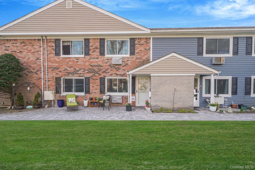 Bright and inviting home offering a perfect blend of comfort - Beach Home for sale in Patchogue, New York on Beachhouse.com