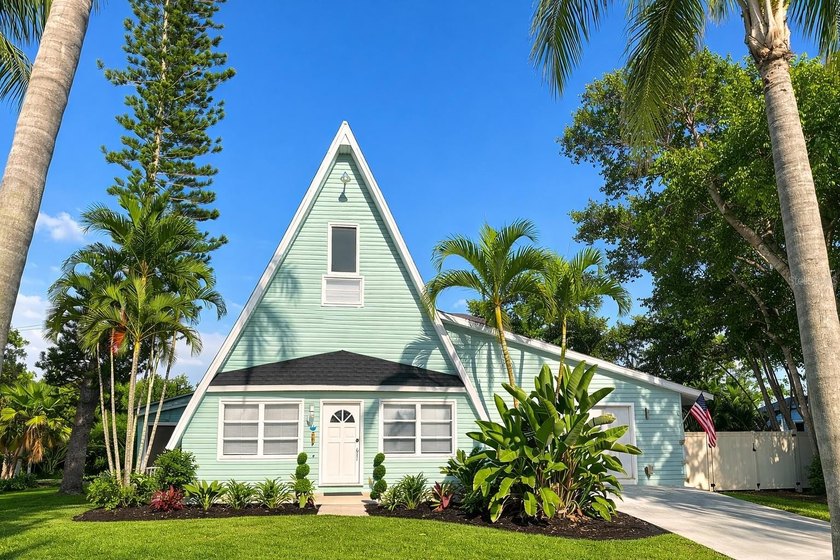 Short Sale. Great opportunity near Nokomis Beach! This unique - Beach Home for sale in Nokomis, Florida on Beachhouse.com