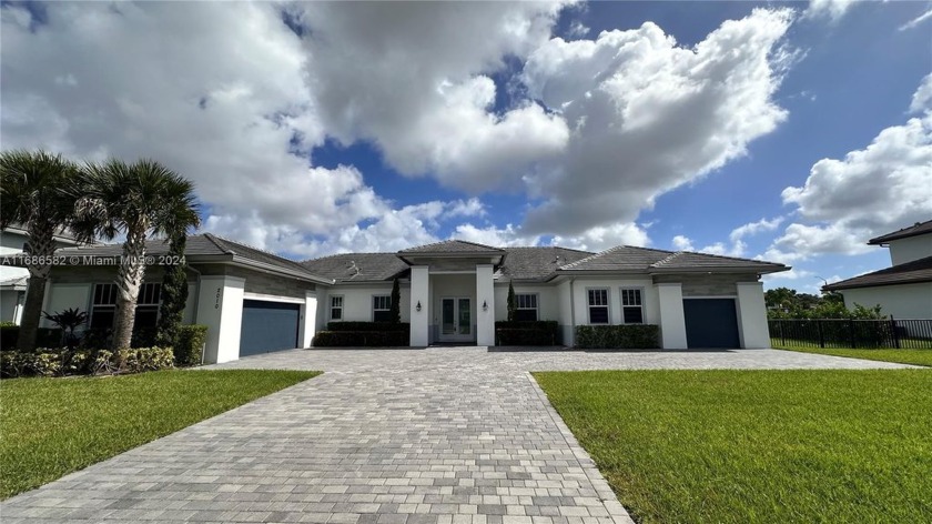 Sierra Ranches. 1 story single family house. Tile floor in - Beach Home for sale in Davie, Florida on Beachhouse.com