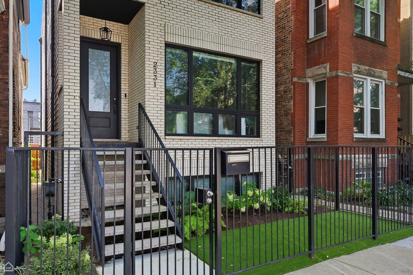Introducing 2331 W Montana - feel like you are living in a - Beach Home for sale in Chicago, Illinois on Beachhouse.com