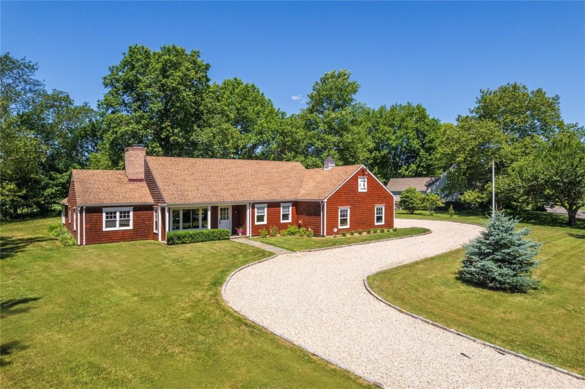 A once in a lifetime location, sprawling California-style ranch - Beach Home for sale in Cutchogue, New York on Beachhouse.com
