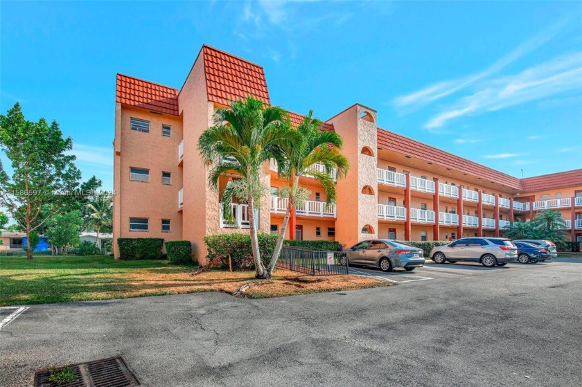 Welcome home! This is a nicely renovated 1-bedroom, 1.5-bathroom - Beach Condo for sale in Sunrise, Florida on Beachhouse.com