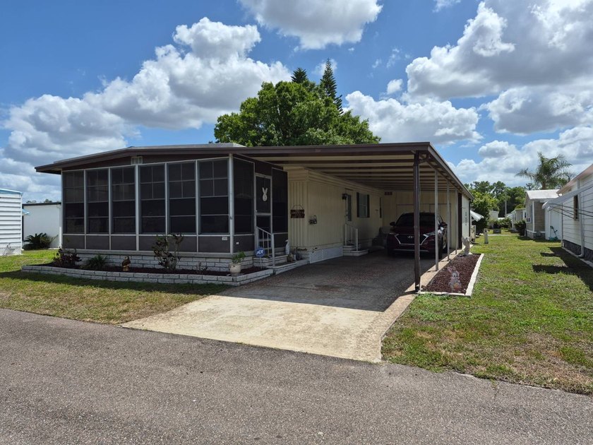 VERY NICE FULLY FURNISHED 2 BEDROOM 2 BATH HOME LOCATED IN - Beach Home for sale in New Port Richey, Florida on Beachhouse.com