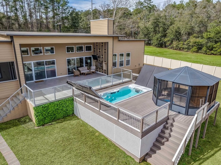 Stunning 1-story modern villa in A-Rated School Zones. Privacy - Beach Home for sale in Tallahassee, Florida on Beachhouse.com