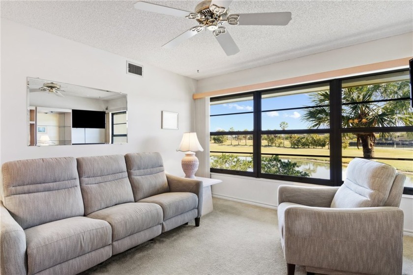 Welcome to your cozy, turnkey condo boasting breathtaking lake & - Beach Home for sale in Vero Beach, Florida on Beachhouse.com