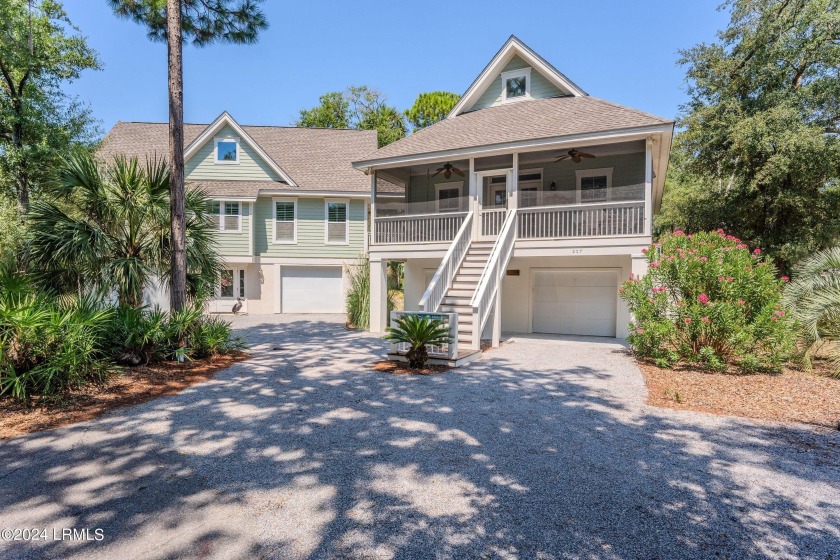 Pristine 4 bedroom, 4 bathroom. Custom built residence in a - Beach Home for sale in Fripp Island, South Carolina on Beachhouse.com