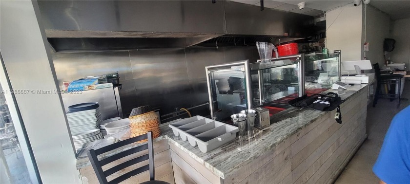 THIS IS A EQUIPPED RESTAURANT! LICENSE IS INCLUDED! READY TO - Beach Commercial for sale in North Miami Beach, Florida on Beachhouse.com