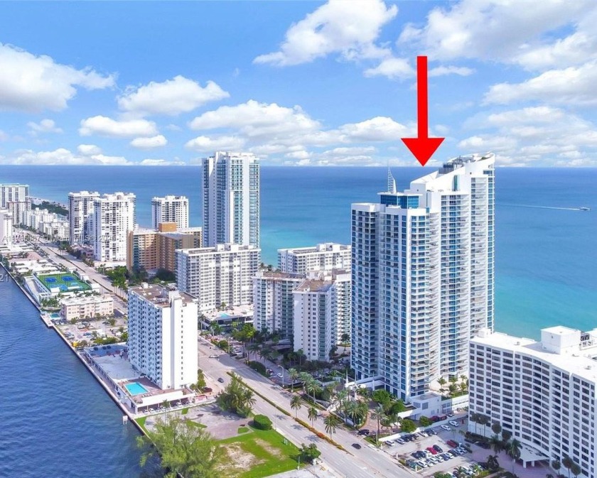 Stunning Oceanfront Residence with Panoramic Views
Luxurious - Beach Condo for sale in Hollywood, Florida on Beachhouse.com