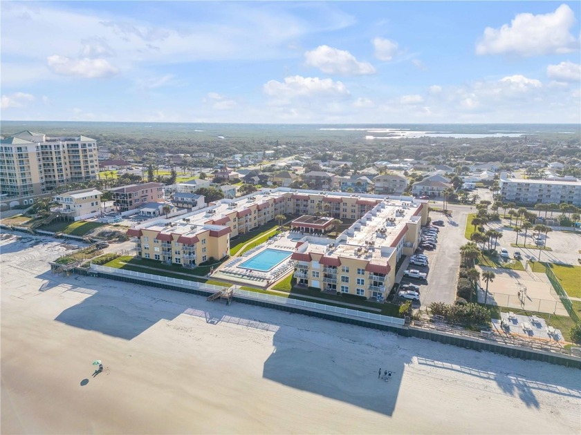 Beautiful top floor 2-bedroom, 2-bath condo in Point East on New - Beach Condo for sale in New Smyrna Beach, Florida on Beachhouse.com