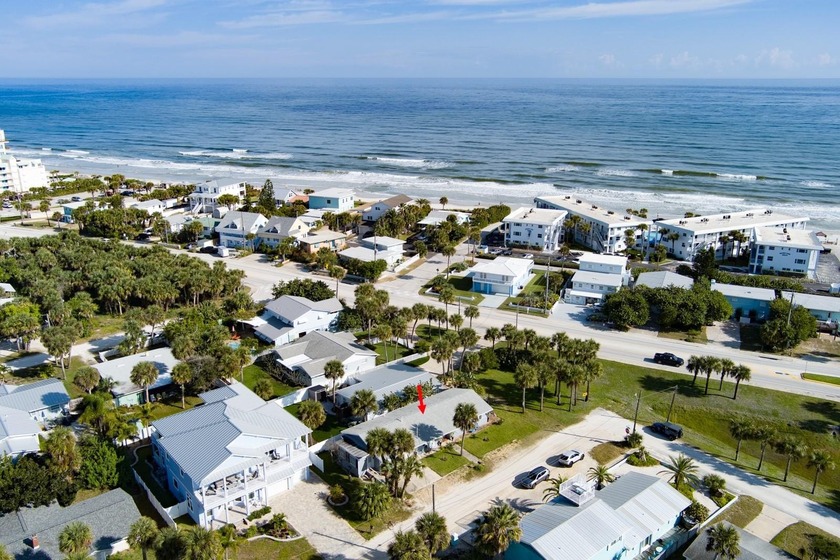 Welcome to 922 Locust Avenue, an exceptional Central Beachside - Beach Home for sale in New Smyrna Beach, Florida on Beachhouse.com