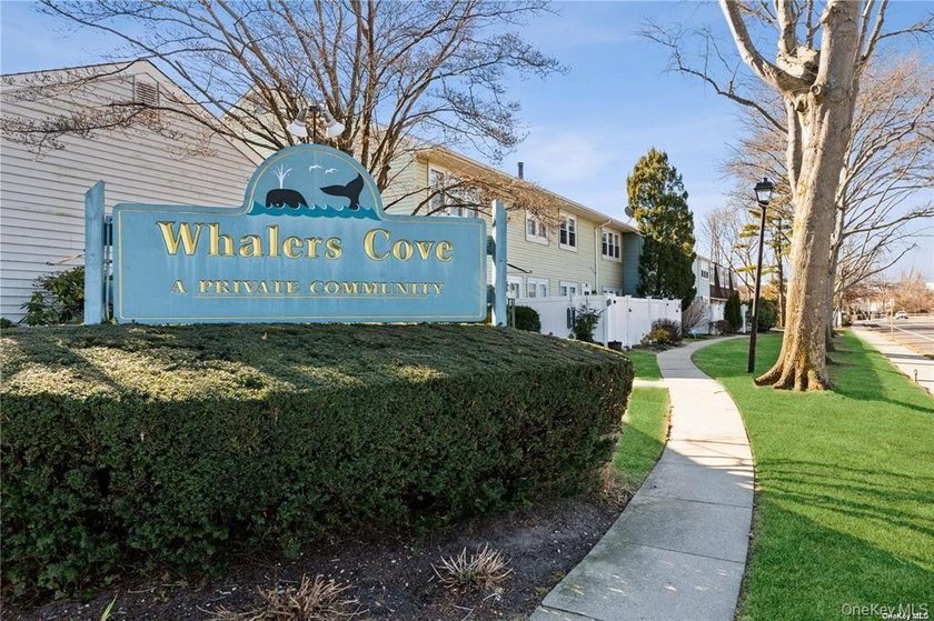 Welcome to this 2-bedroom, 1.5-bath duplex condo, perfectly - Beach Condo for sale in Babylon, New York on Beachhouse.com