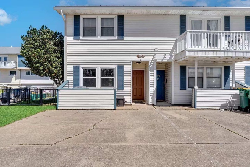 Waterfront perfection in Destin! This beautifully maintained - Beach Townhome/Townhouse for sale in Destin, Florida on Beachhouse.com