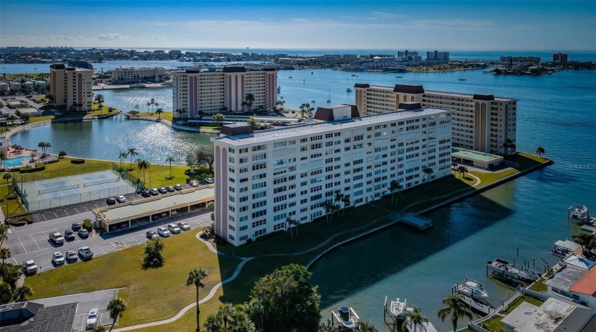 Recently renovated PENTHOUSE studio, directly on the - Beach Condo for sale in St. Petersburg, Florida on Beachhouse.com