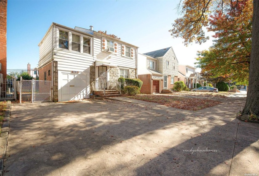 Discover this charming colonial single-family home in the - Beach Home for sale in Bayside, New York on Beachhouse.com