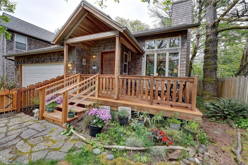 Beautifully crafted beach home on N. End of Cannon Beach. This - Beach Home for sale in Cannon Beach, Oregon on Beachhouse.com