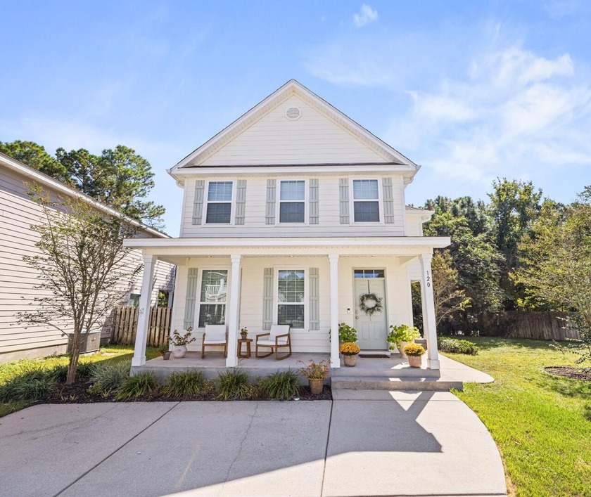 ***Home Sweet Home***This 3BR/2.5BA home has been lovingly - Beach Home for sale in Santa Rosa Beach, Florida on Beachhouse.com