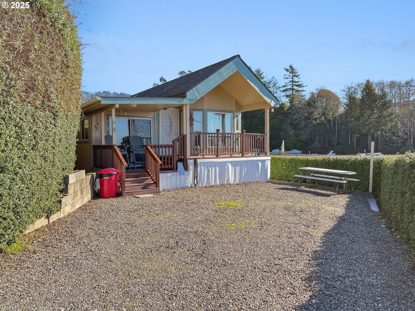 Fully Furnished 2 Bed, 1 Bath, Ocean/Harbor View Beach House in - Beach Home for sale in Brookings, Oregon on Beachhouse.com