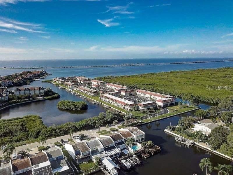 COMPLETELY RENOVATED DOWNSTAIRS, 2 BEDROOM, ONE & A HALF BATH - Beach Condo for sale in Tampa, Florida on Beachhouse.com
