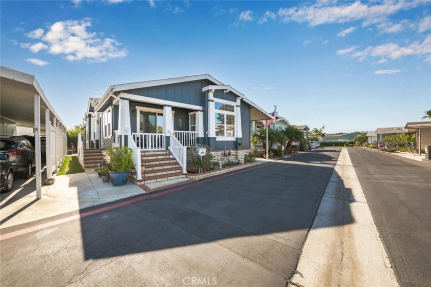 Sitting Pretty in highly desirable Rancho del Rey! A 55+ Gated - Beach Home for sale in Huntington Beach, California on Beachhouse.com