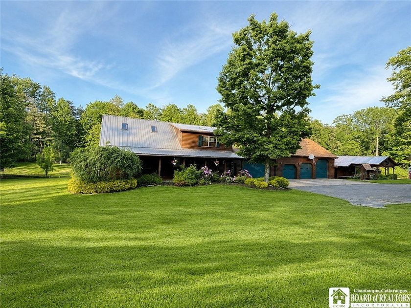 Impressive log home nestled on 8 acres of pristine wooded land - Beach Home for sale in Portland, New York on Beachhouse.com